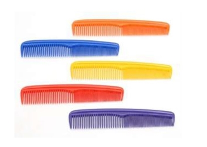Picture of £0.39 POCKET COMBS ASSTD LOOSE