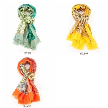 Picture of £9.99 GEO SCARVES 3 ASST