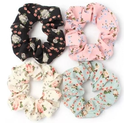 Picture of £1.00 MOLLY ROSE FLORAL SCRUNCHIE 10cm